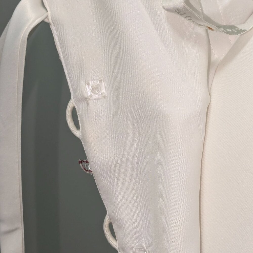 RARE Alfred Angelo Gown – As Seen on the Cover of Harper’s Bazaar Vietnam - Picture 6 of 7